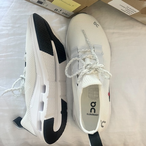 On Running Shoes - Cloudeasy OnCloud white tennis shoe size 8